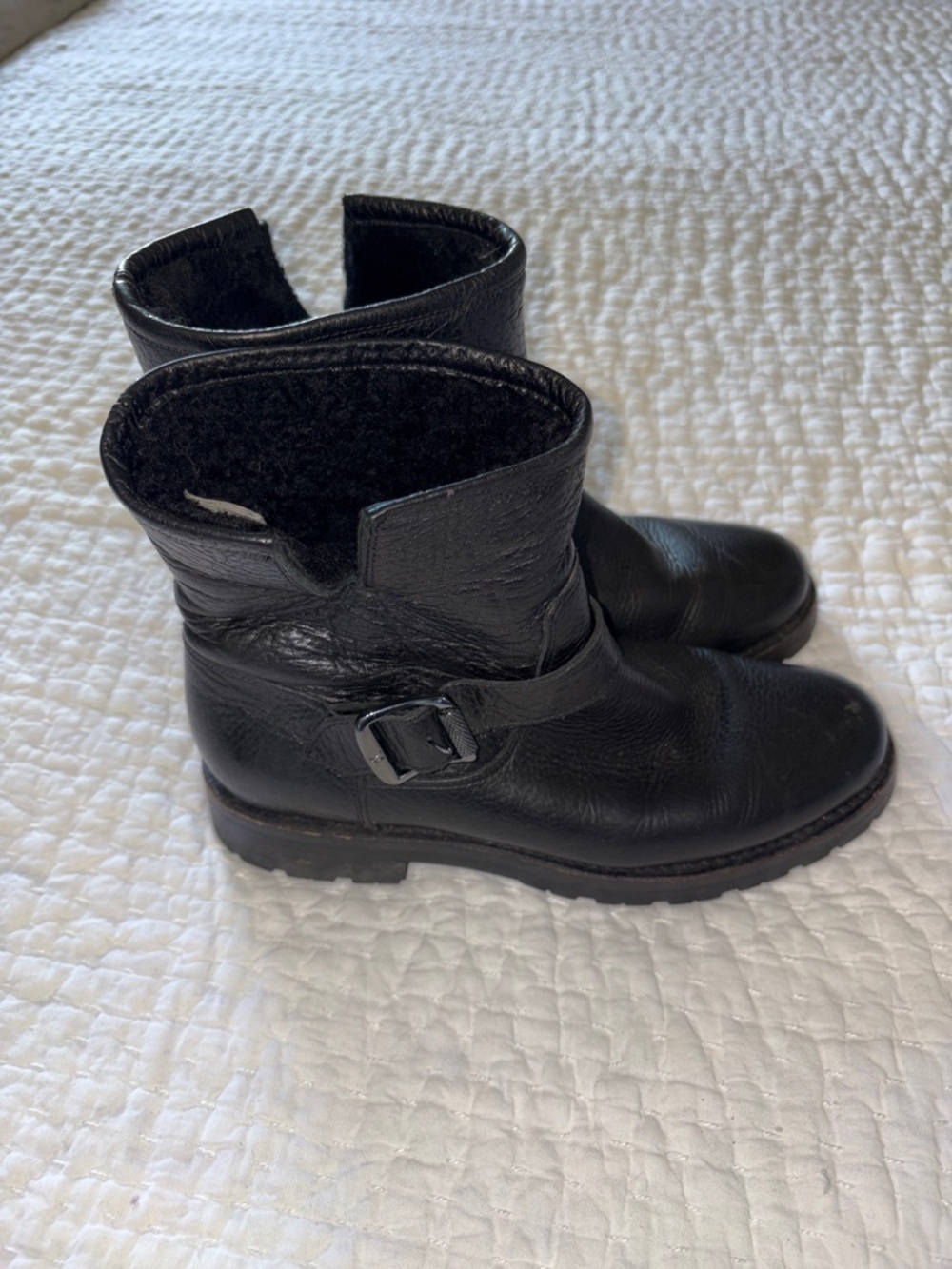 Frye Women’s Natalie Short Engineer Lug Black Leather Buckle Boots EUC 8.5